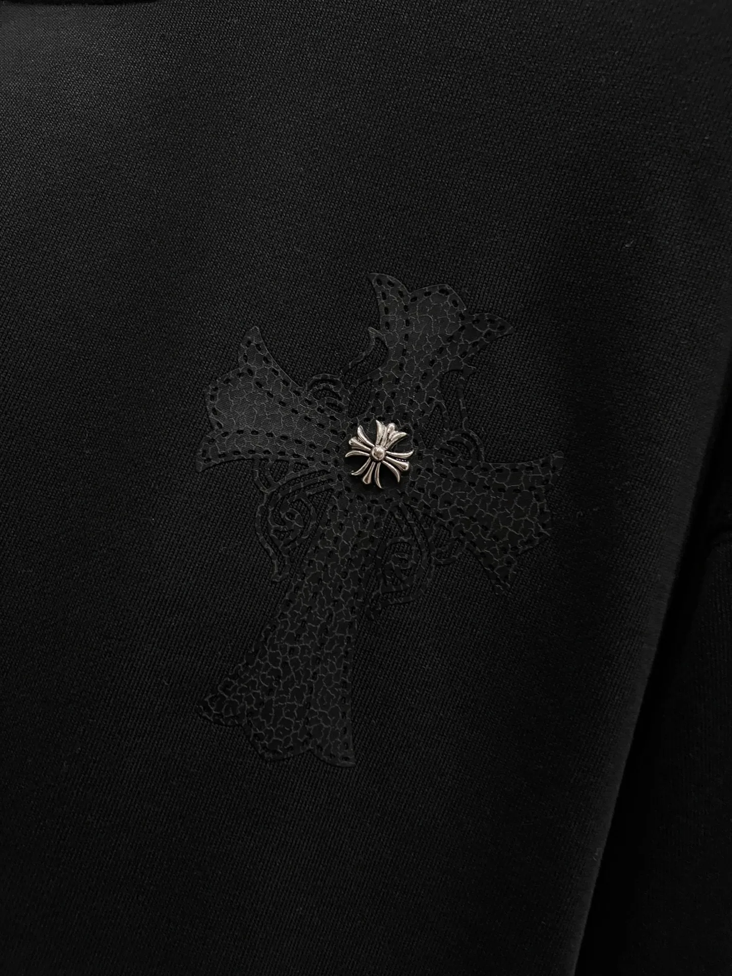 🅿️280 CH Crowe 2025 Autumn and Winter New Style Round Neck Long Sleeve Sweater Cross Patch Leather + Customized Hardware Metal Horseshoe Sanskrit Characters + Middle Eastern Australian Diamond Design Craftsmanship The real thing is great🔥Same style for men and women, loose version Size S M L XL XXL Five sizes Black White